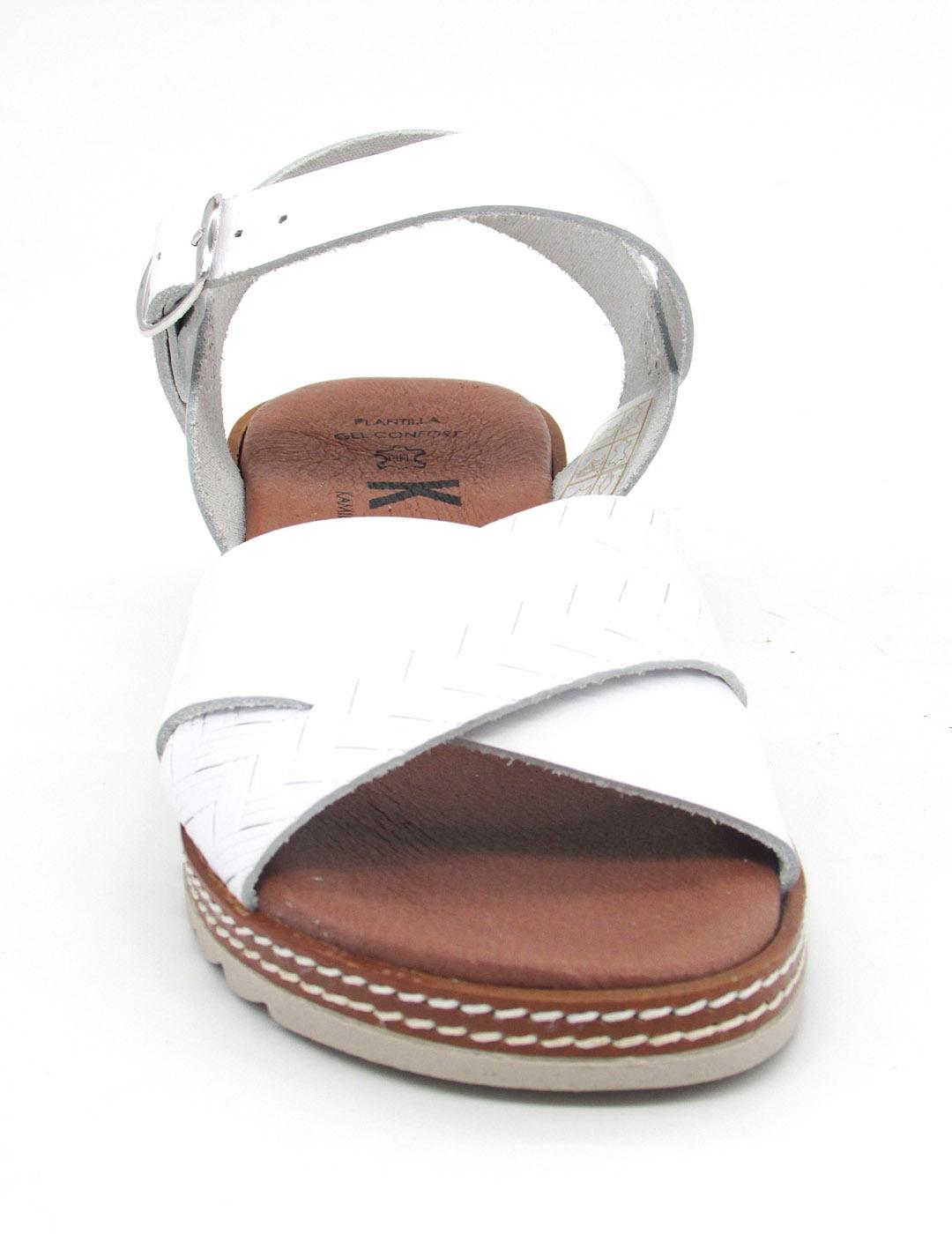 Sandalia KMN 23430 blanca plana