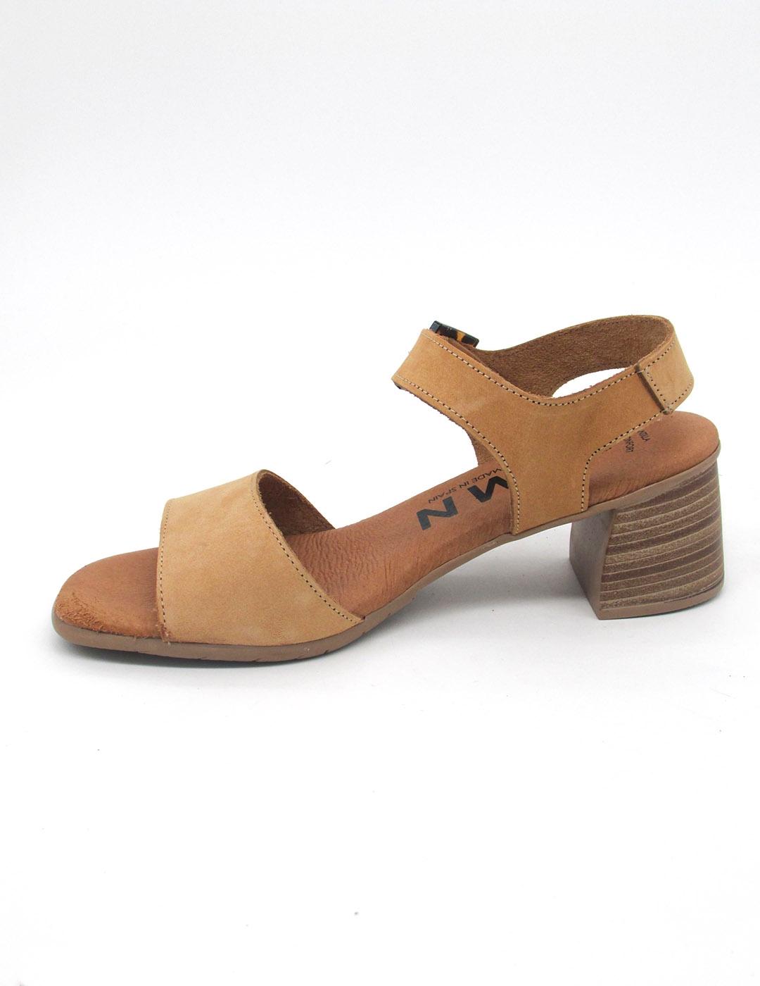 Sandalia KMN F-1050 de cuero con tacón