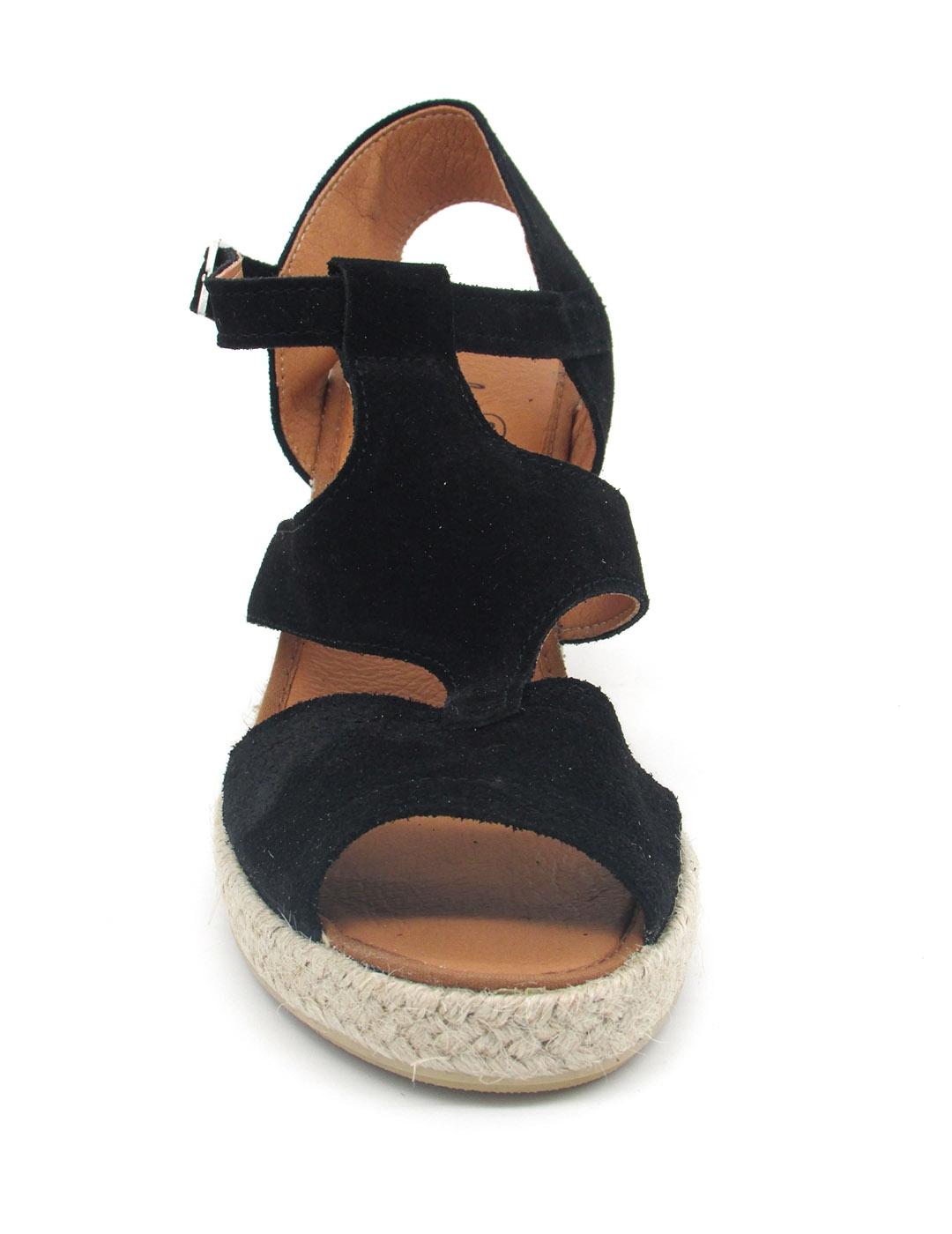 Sandalia Mediterranea 30155 negra con cuña