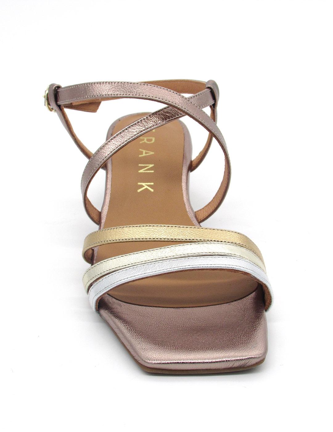 Sandalia Frank 1921 color dorado Mujer