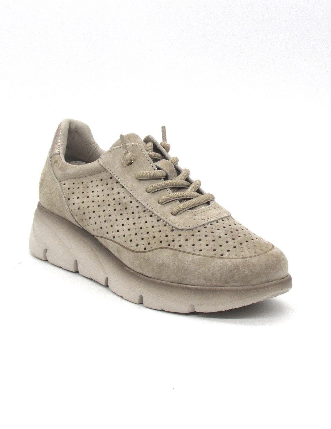 Zapato Deportivo Khloe 184 de color taupe para mujer