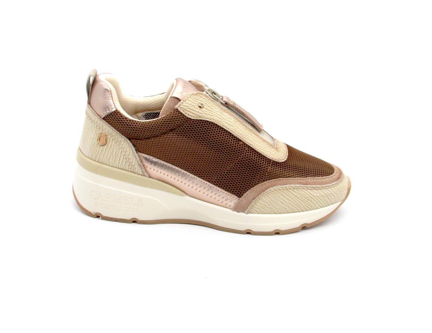 Zapato Deportivo Carmela 161422 beige para mujer