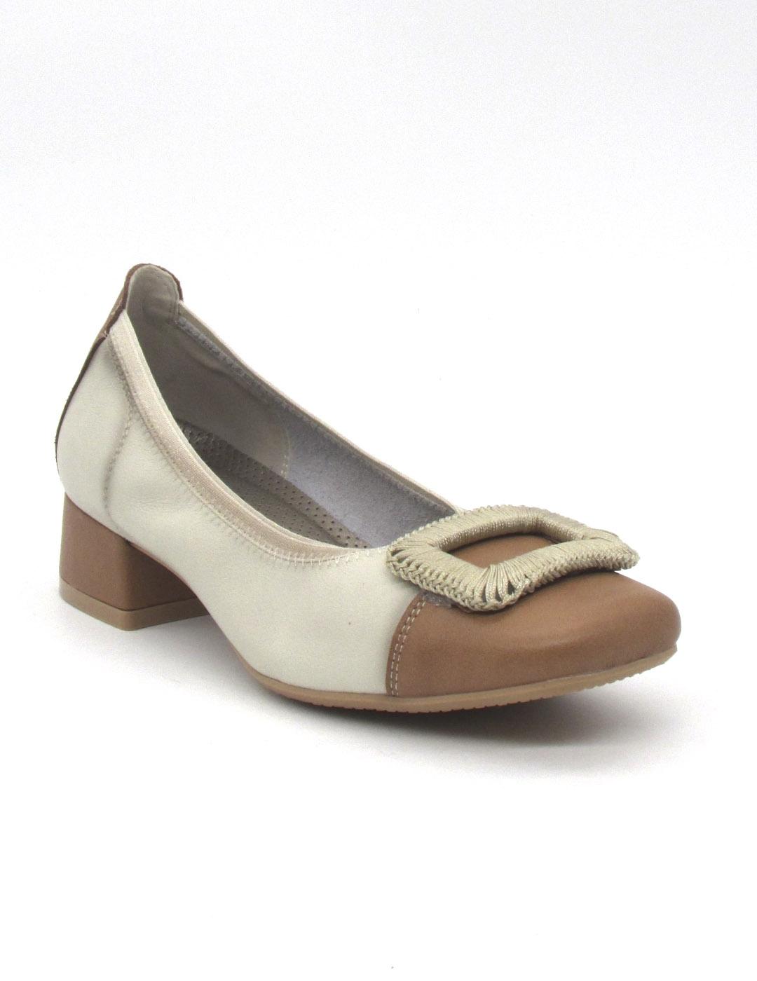 Zapato Khloe 290 de color arena para mujer