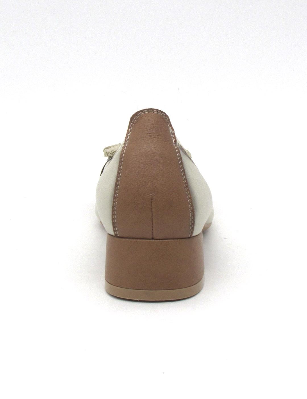 Zapato Khloe 290 de color arena para mujer