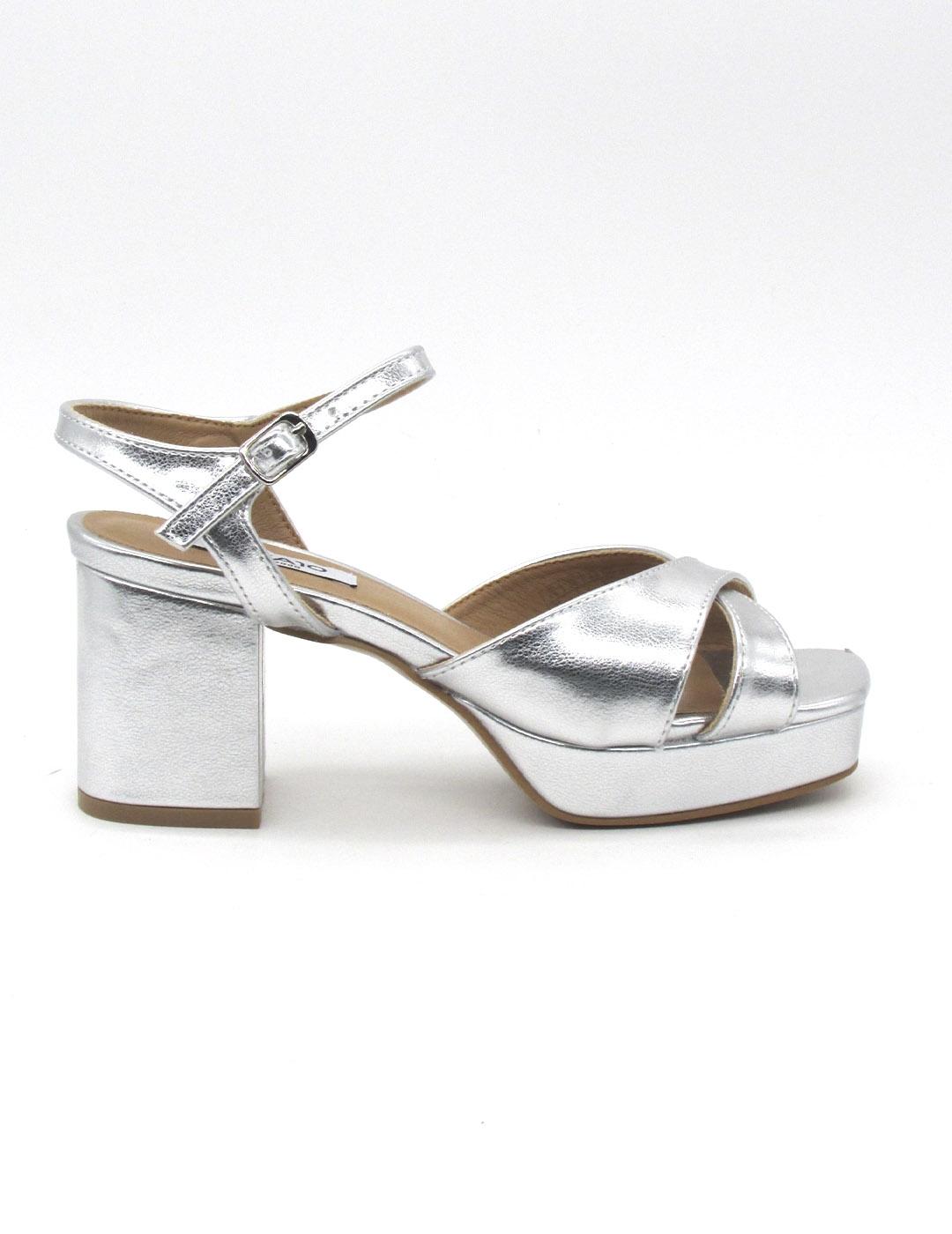 Sandalia Chika 10 FLORA 25 color plata para mujer