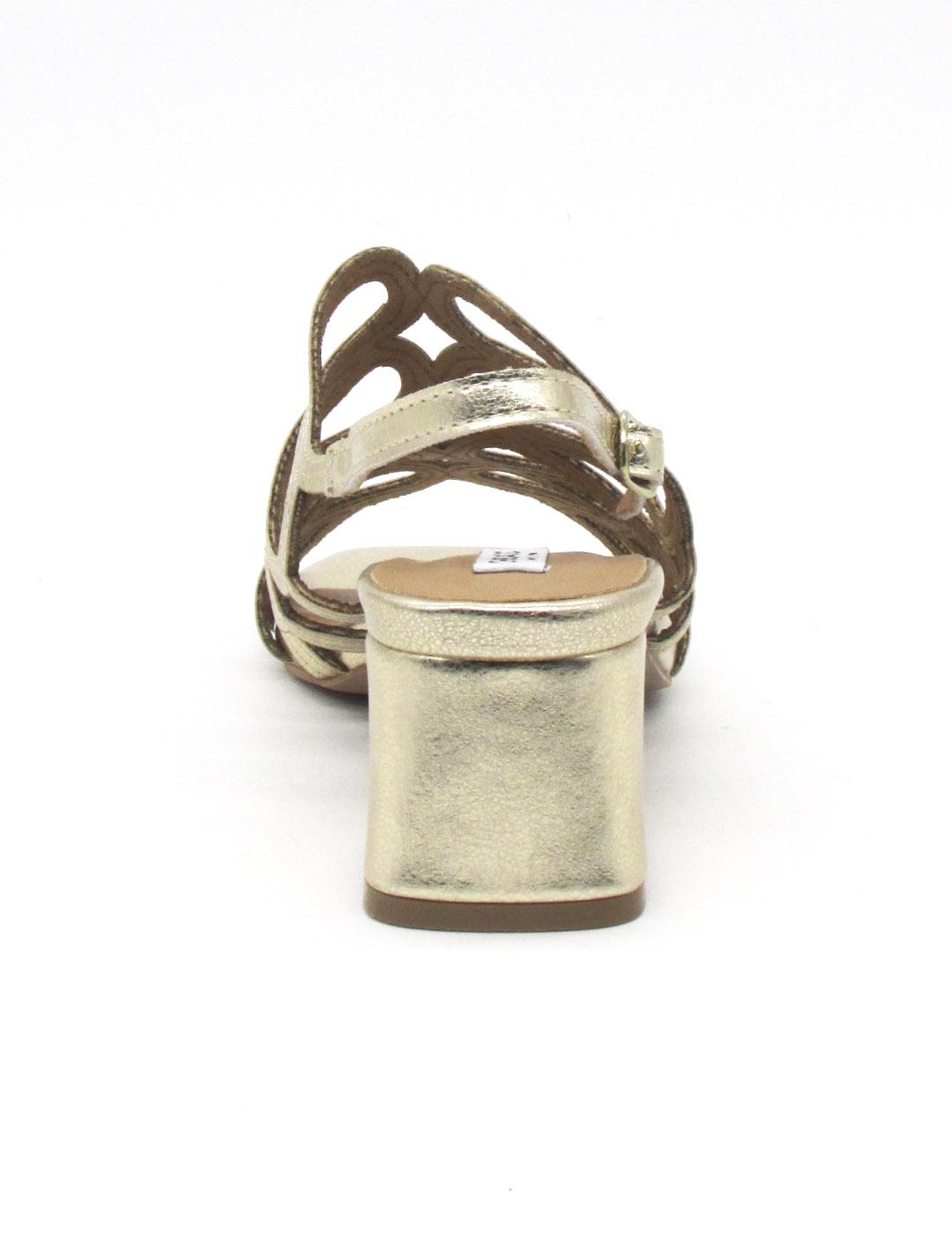 Sandalia Chika10 MELANIA 05 de color oro para mujer