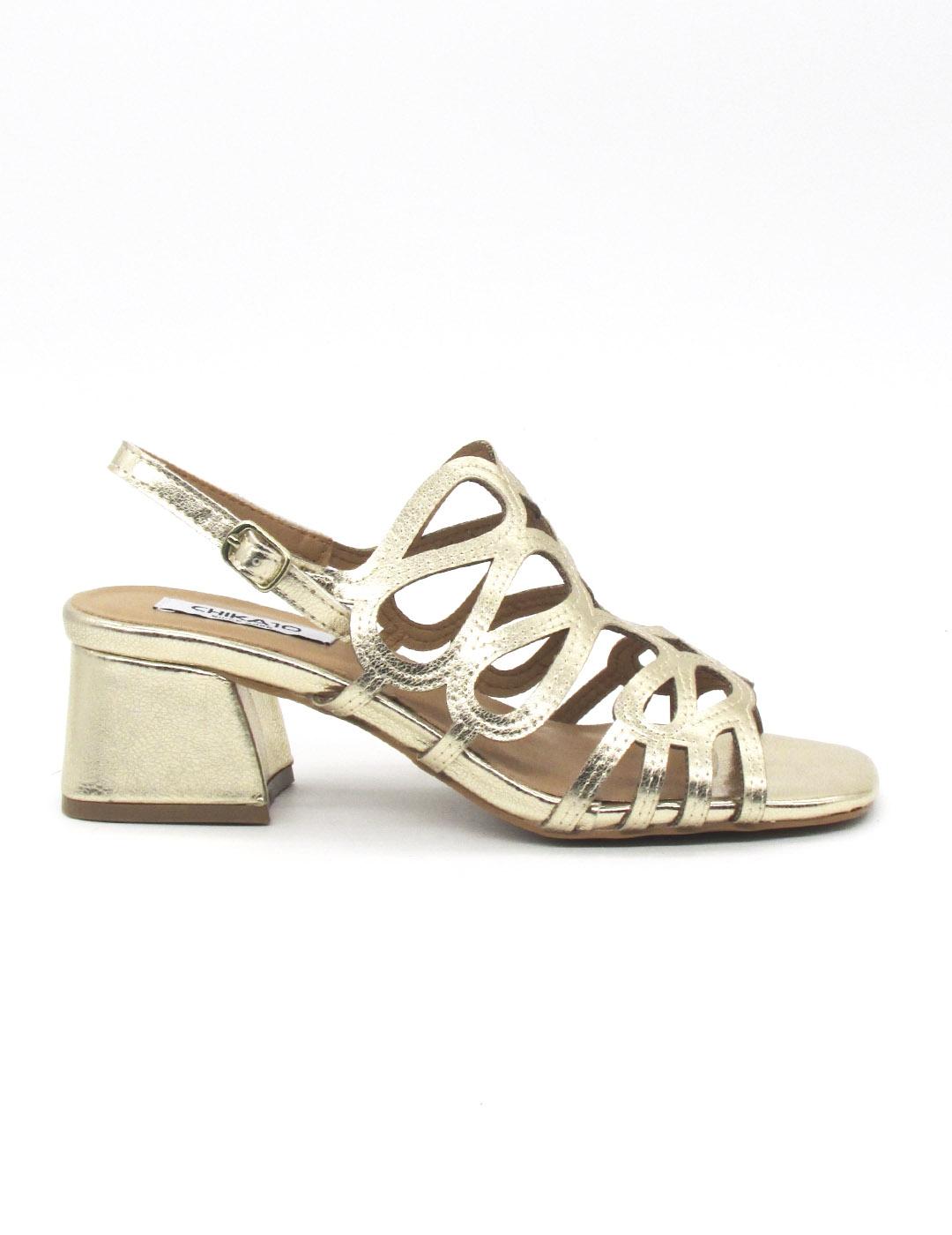 Sandalia Chika10 MELANIA 05 de color oro para mujer