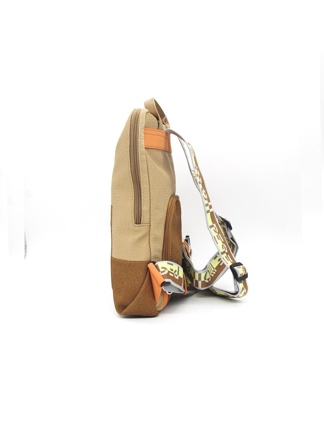 Mochila Pepe Moll 251480 de color cuero para mujer