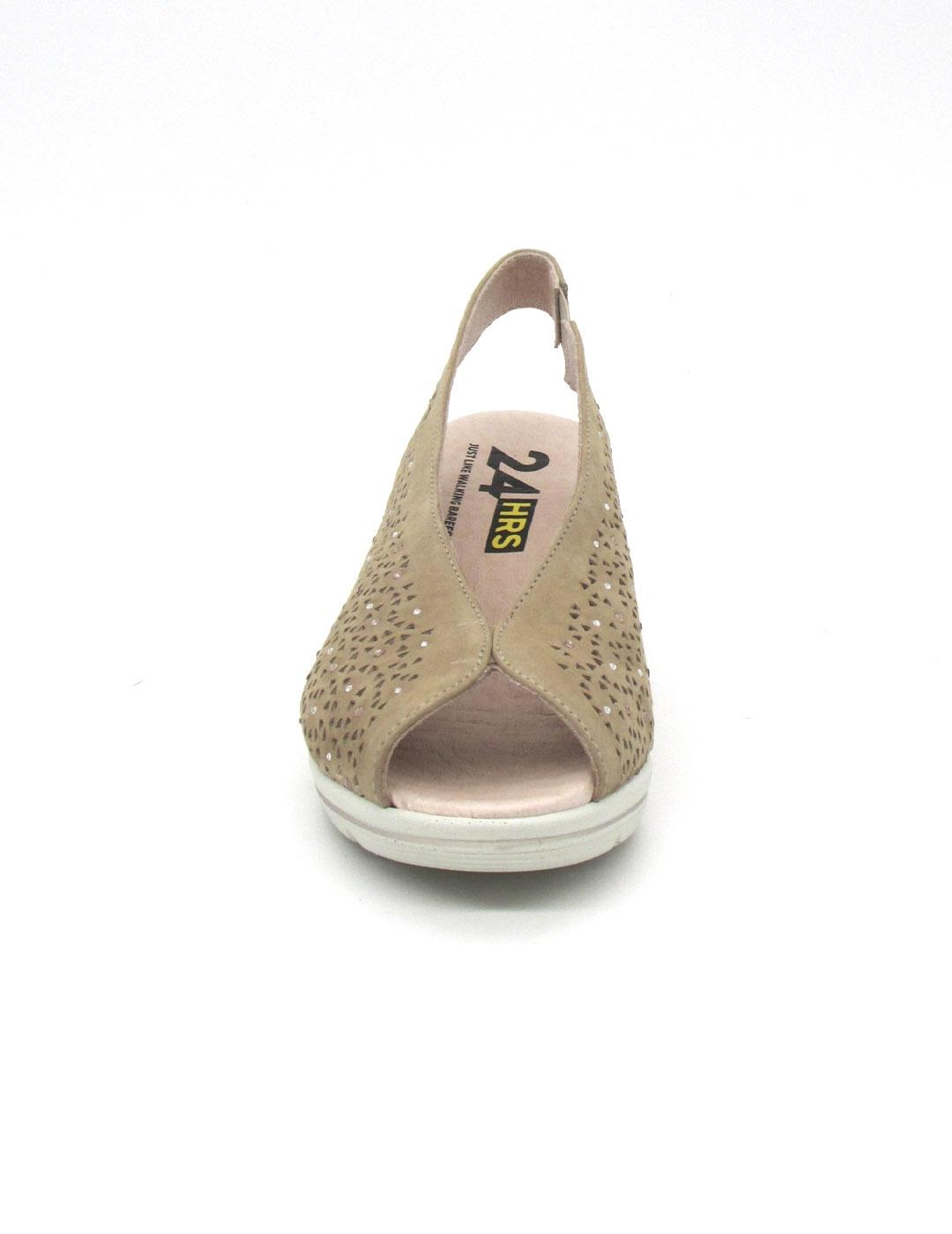 Sandalia 24 HRS 26449 de color arena para mujer