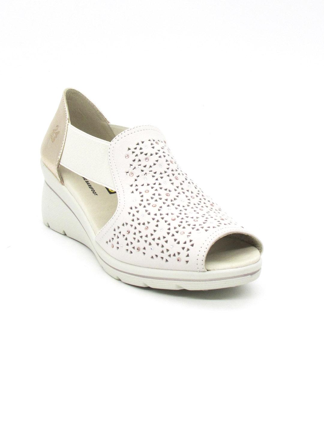 Sandalia 24 HRS 26453 de color crema para mujer