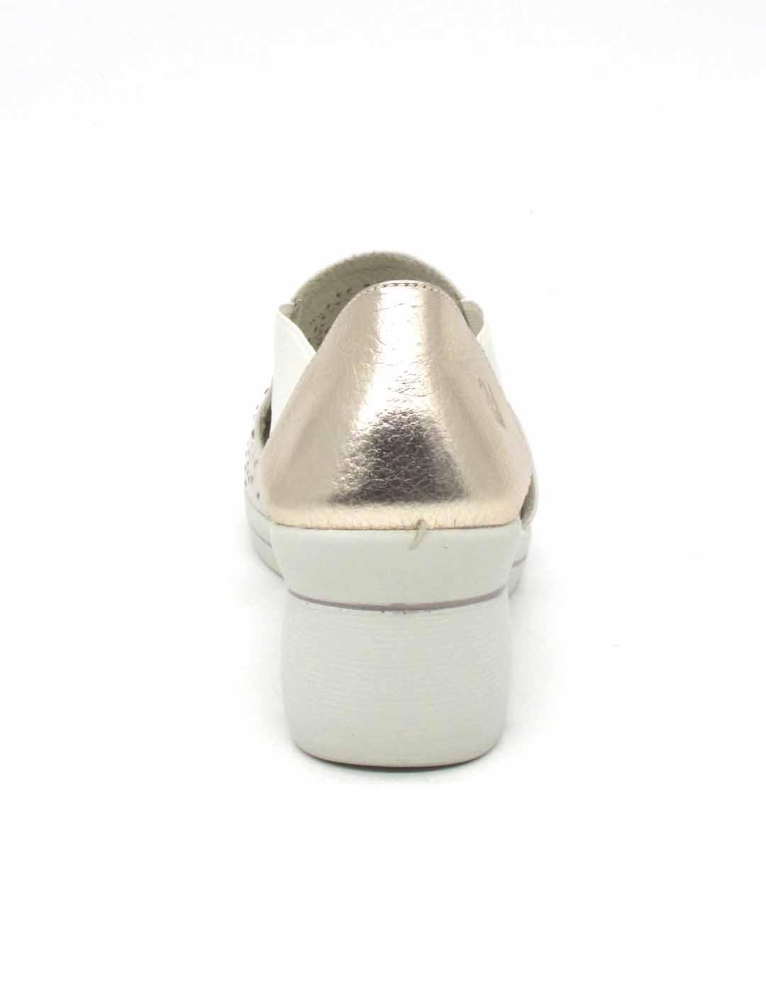 Sandalia 24 HRS 26453 de color crema para mujer