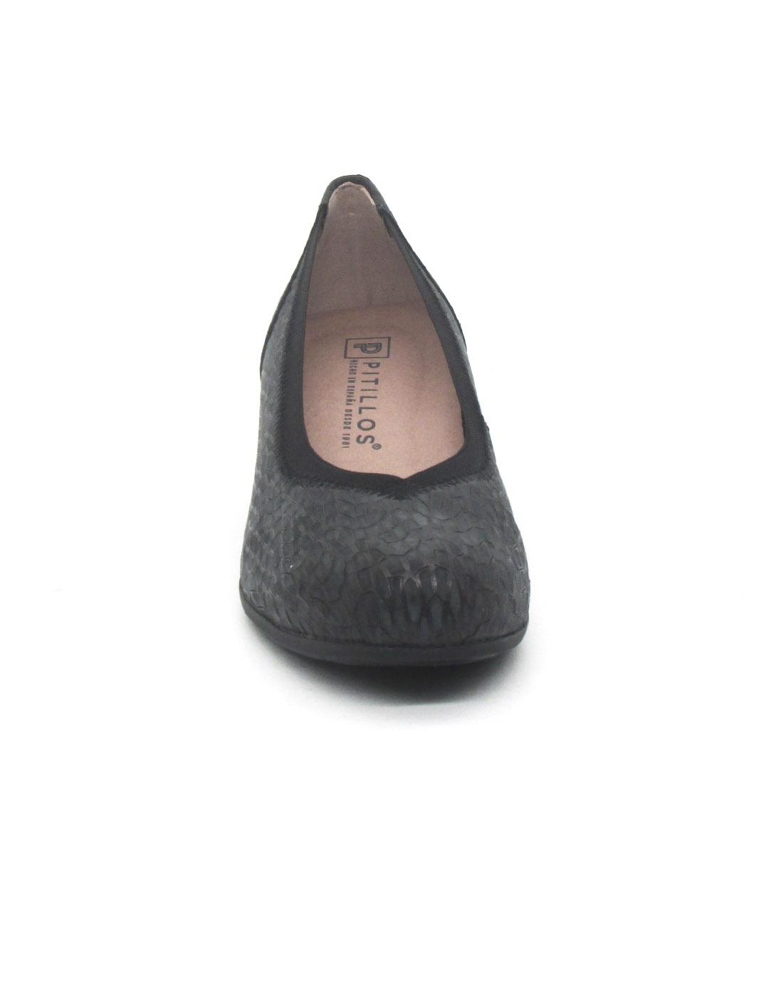 Zapato Pitillos 10460 corte salón de color negro para mujer