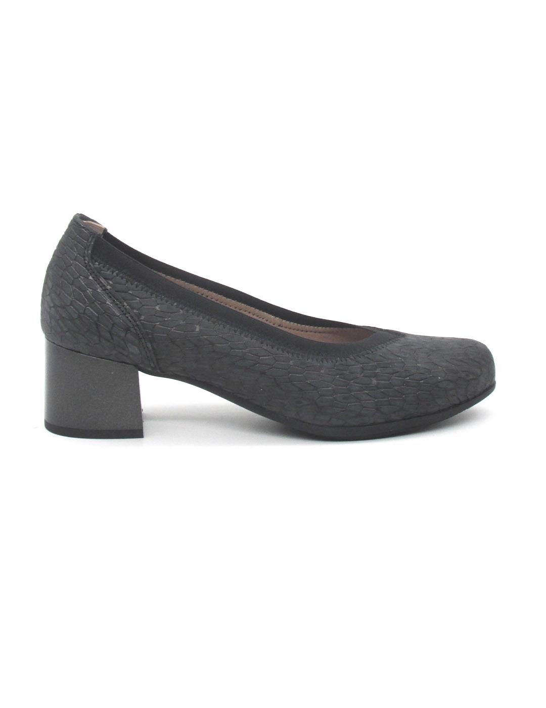 Zapato Pitillos 10460 corte salón de color negro para mujer