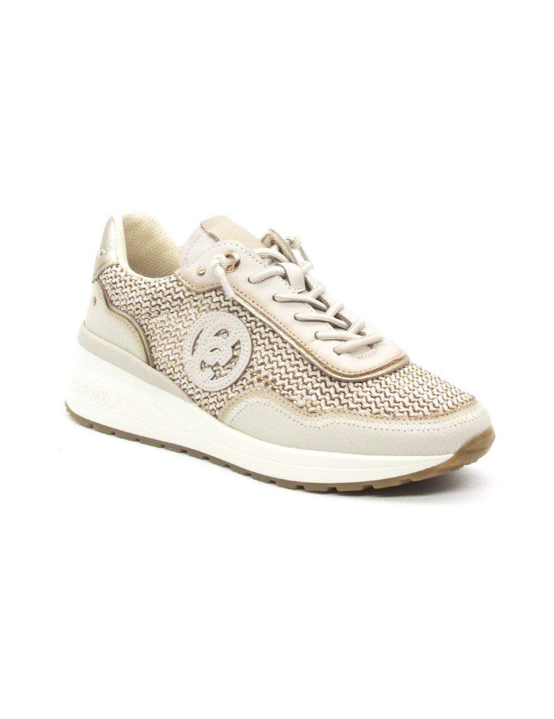Zapato deportivo Carmela 162357 de color beige para mujer