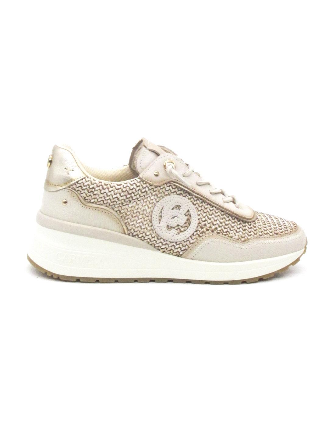Zapato deportivo Carmela 162357 de color beige para mujer