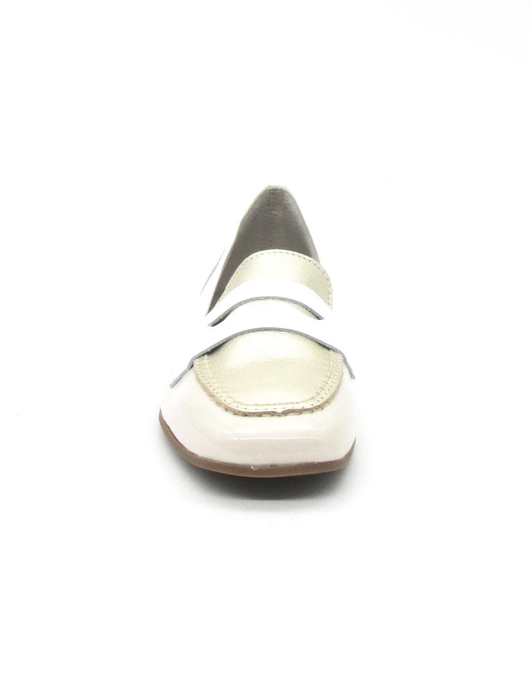 Mocasín Pitillos 10472 de color crema