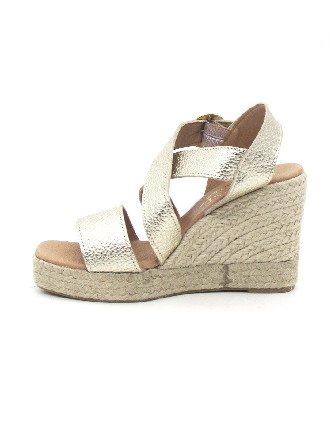Sandalia Maybe FAITH de color oro con cuña para mujer