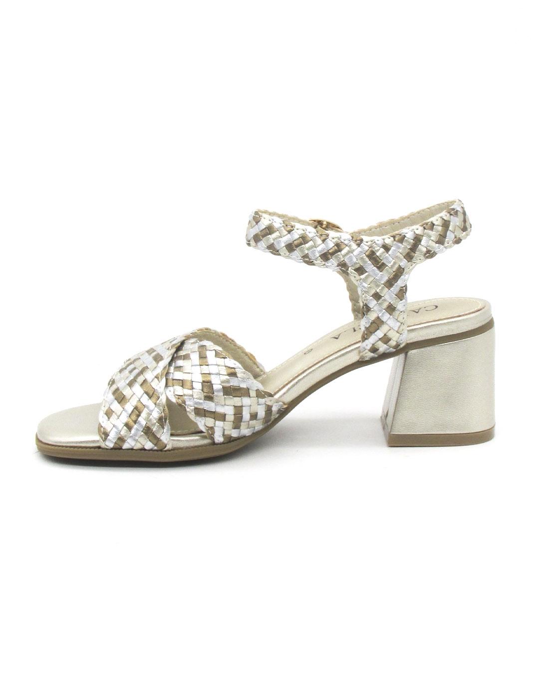 Sandalia Carmela 162192 de color oro con tacón para mujer