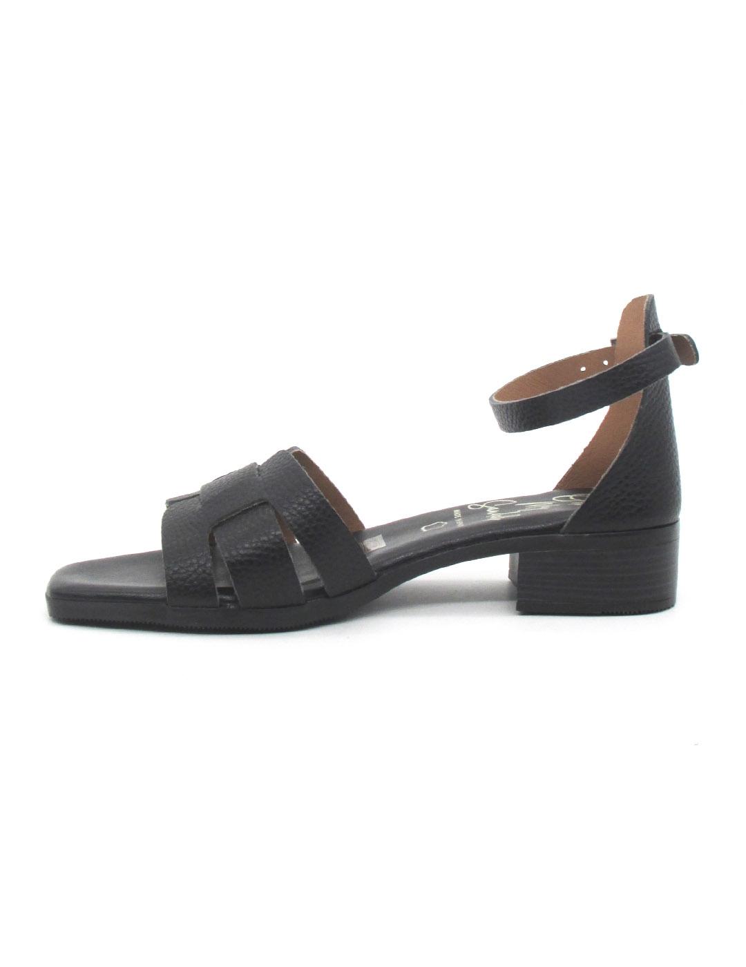 Sandalia Oh My Sandals 5601 de color negro para mujer
