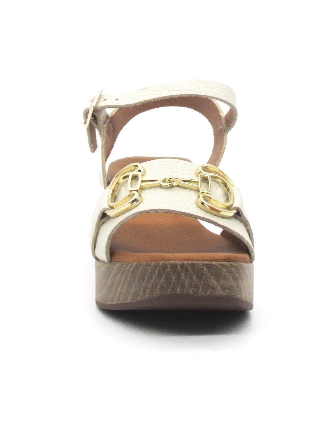 Sandalia Oh My Sandals 5626 de color hielo con tacón