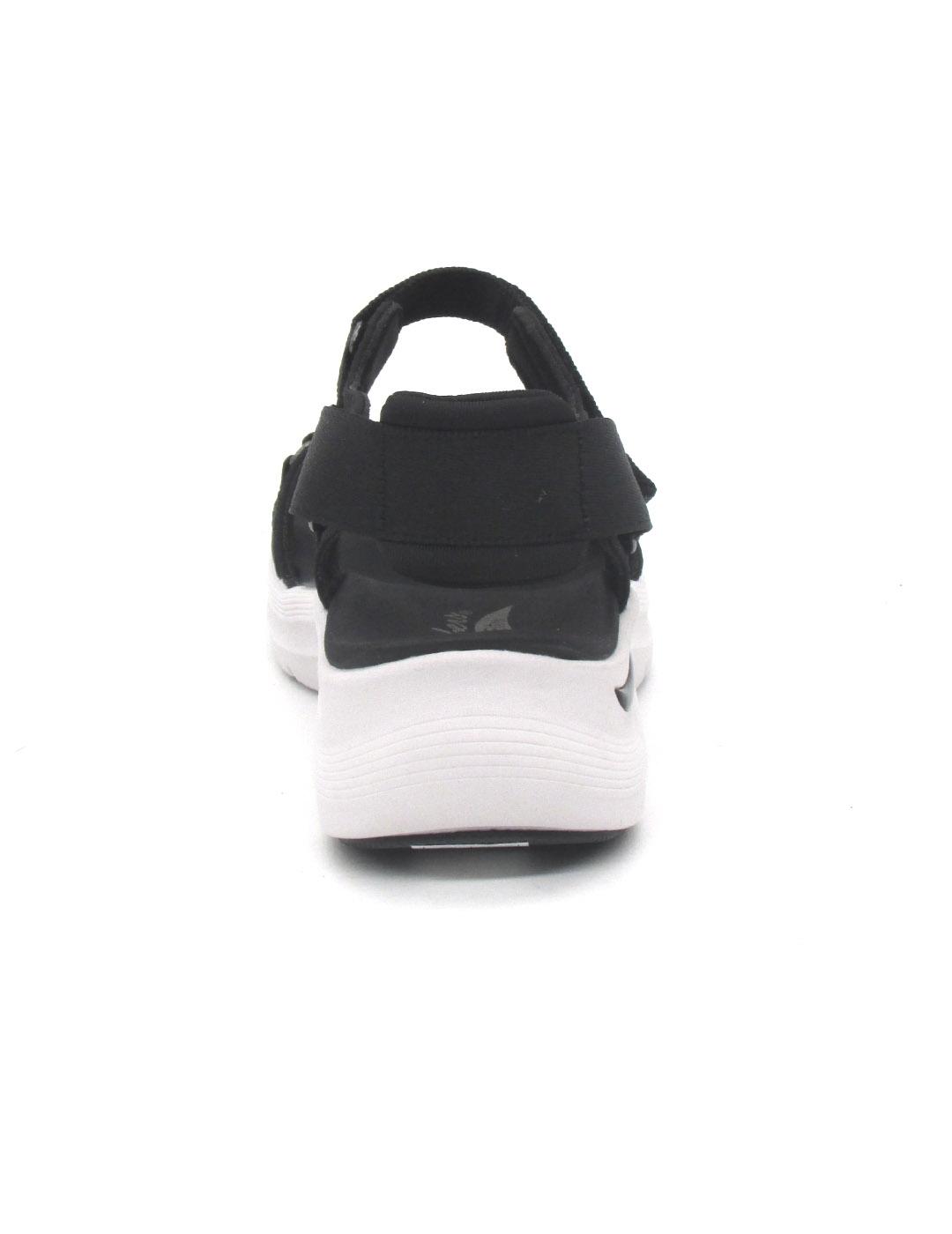 Sandalia Skechers 119465/BLK de color negro cuña para mujer