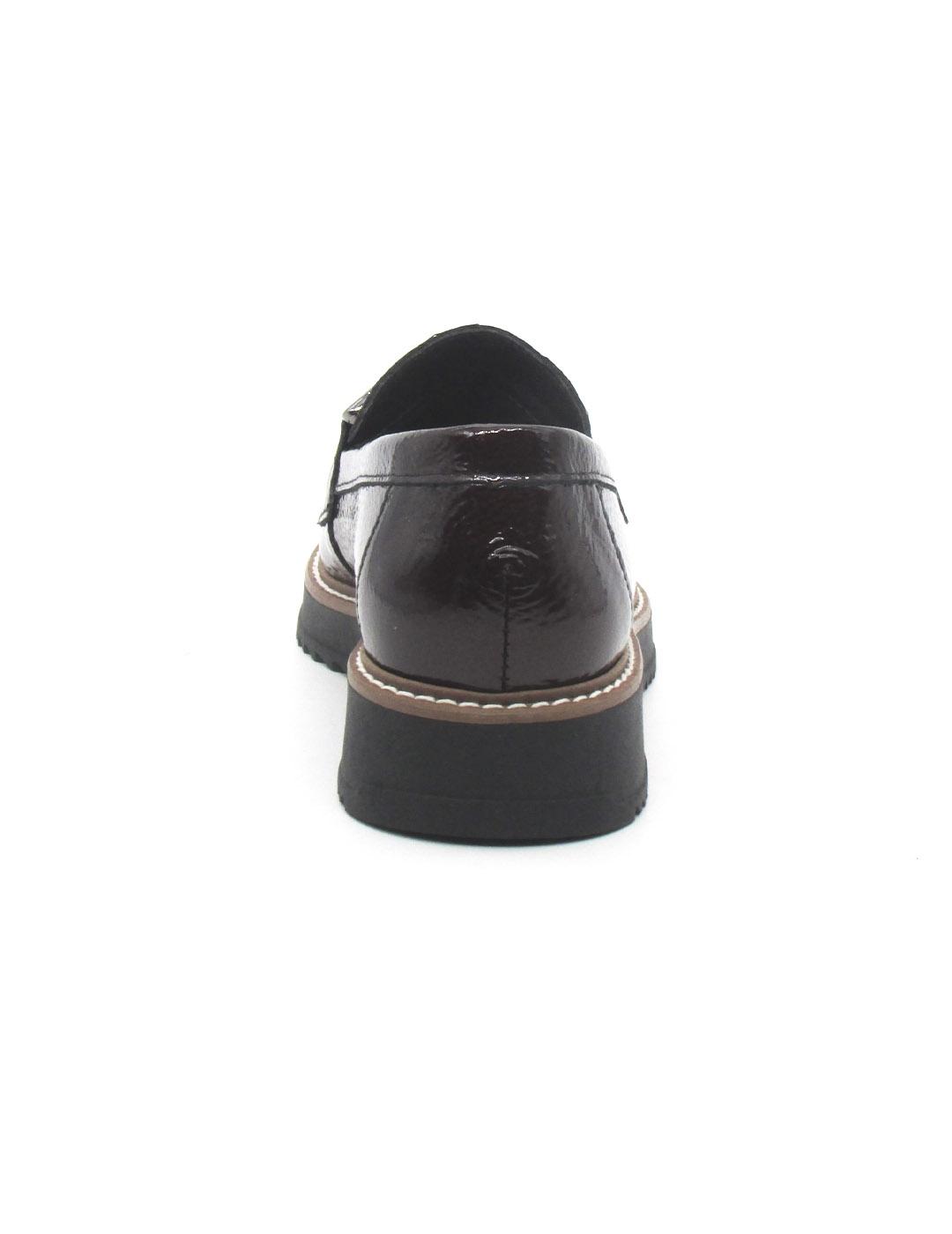 Mocasin Pitillos 10760 color burdeos charol mujer