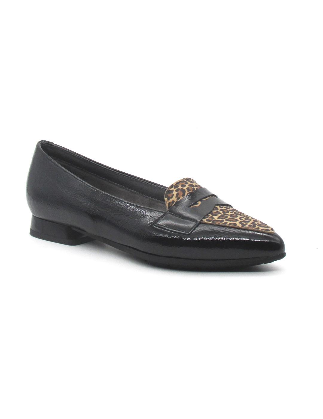 Mocasin Pitillos 10842 color negro con leopardo