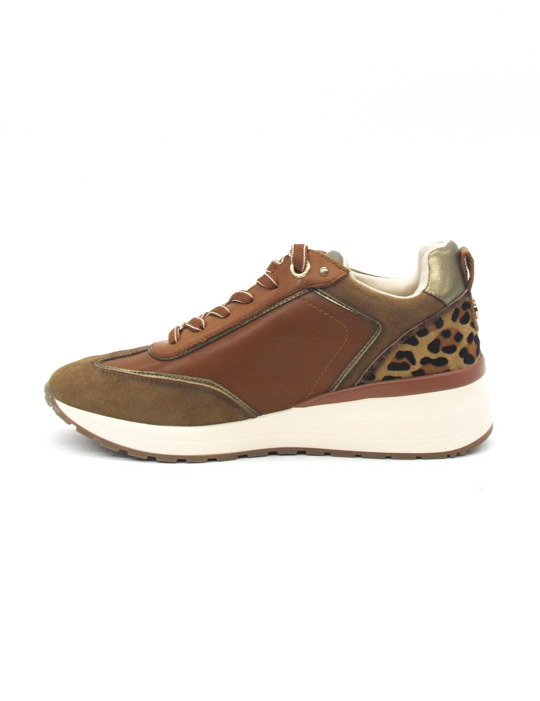 Zapato Deportivo Carmela 162441 camel cuña
