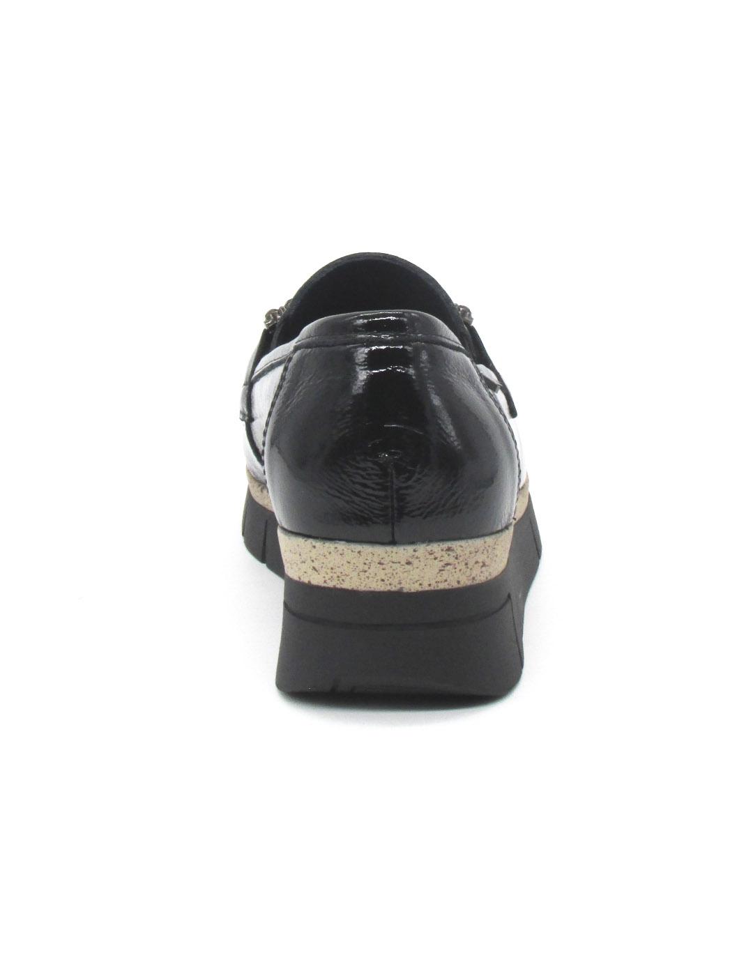 Mocasin Fluchos D9325 negro charol para mujer