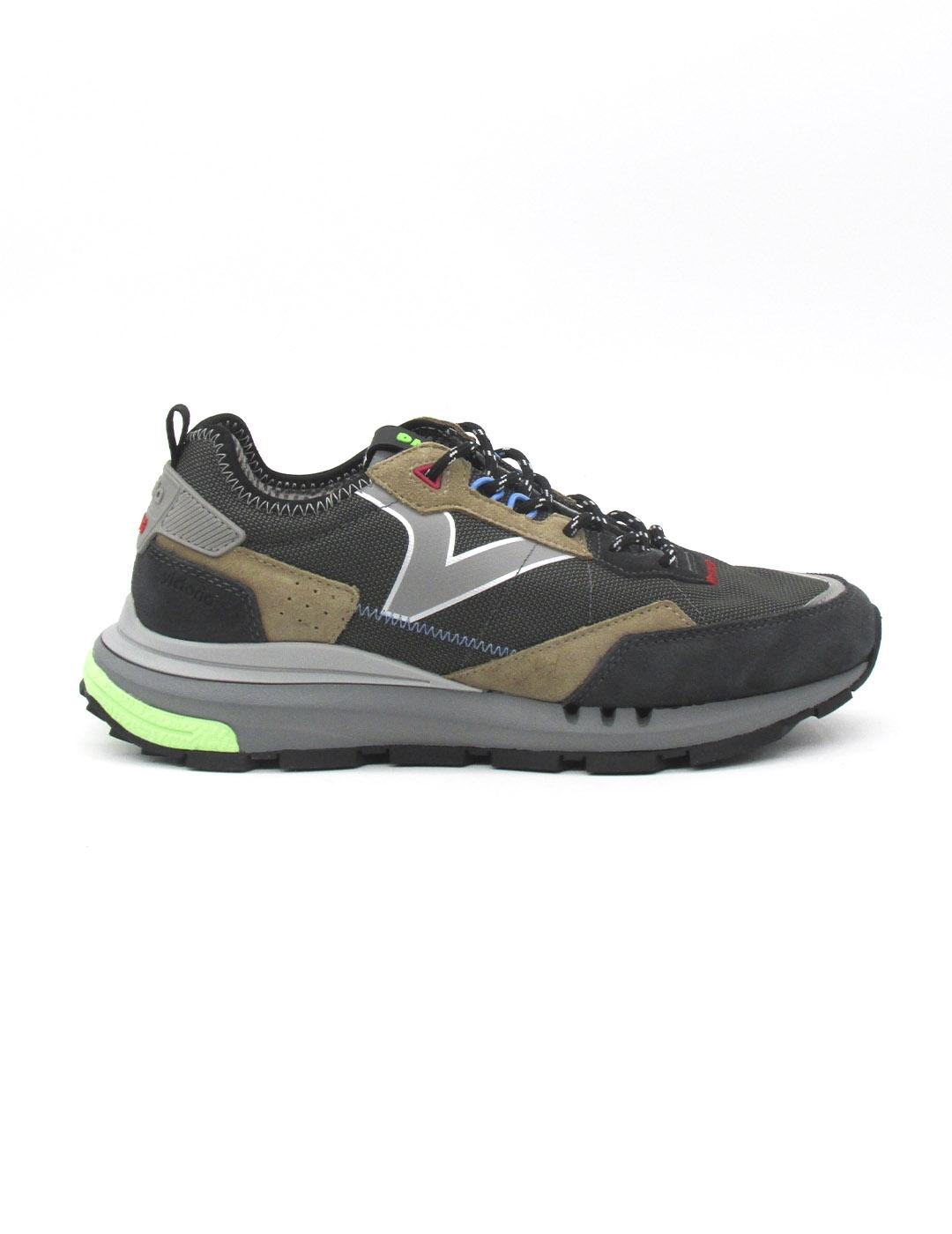 Zapatilla Victoria 8811104 de color negro hombre