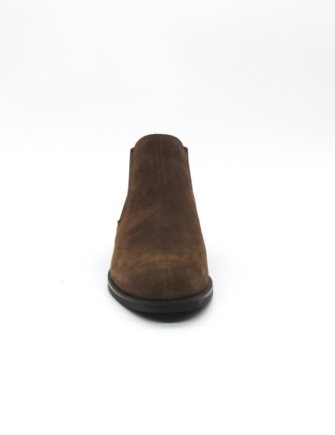 Botin Alpe 2646 de color marrón gomas plano