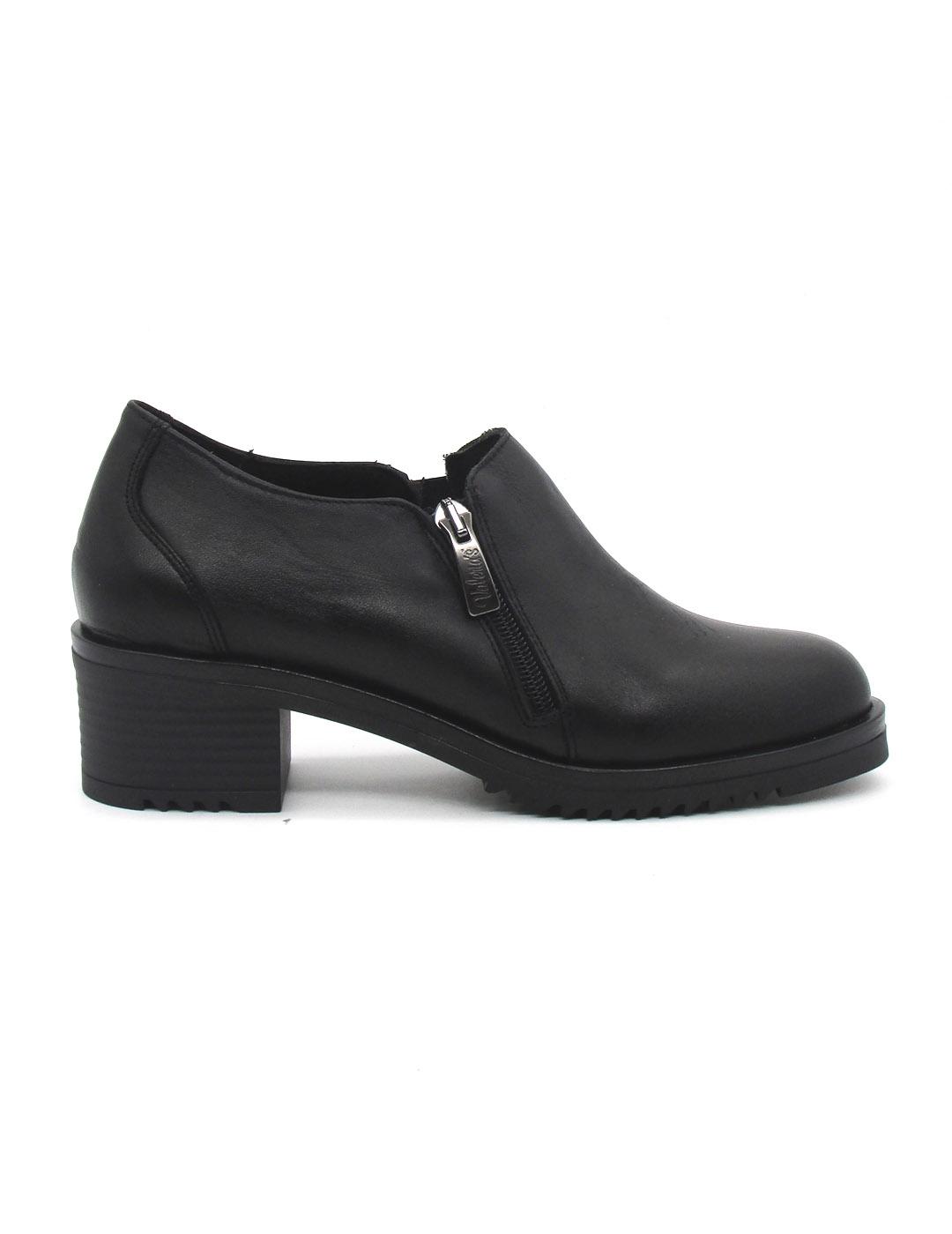 Zapato Valerias 2320 de color negro para mujer