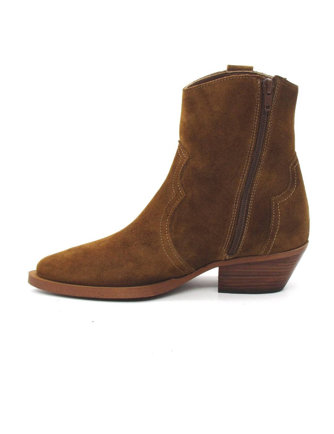 Botin Alpe campero 5547 de color cuero para mujer