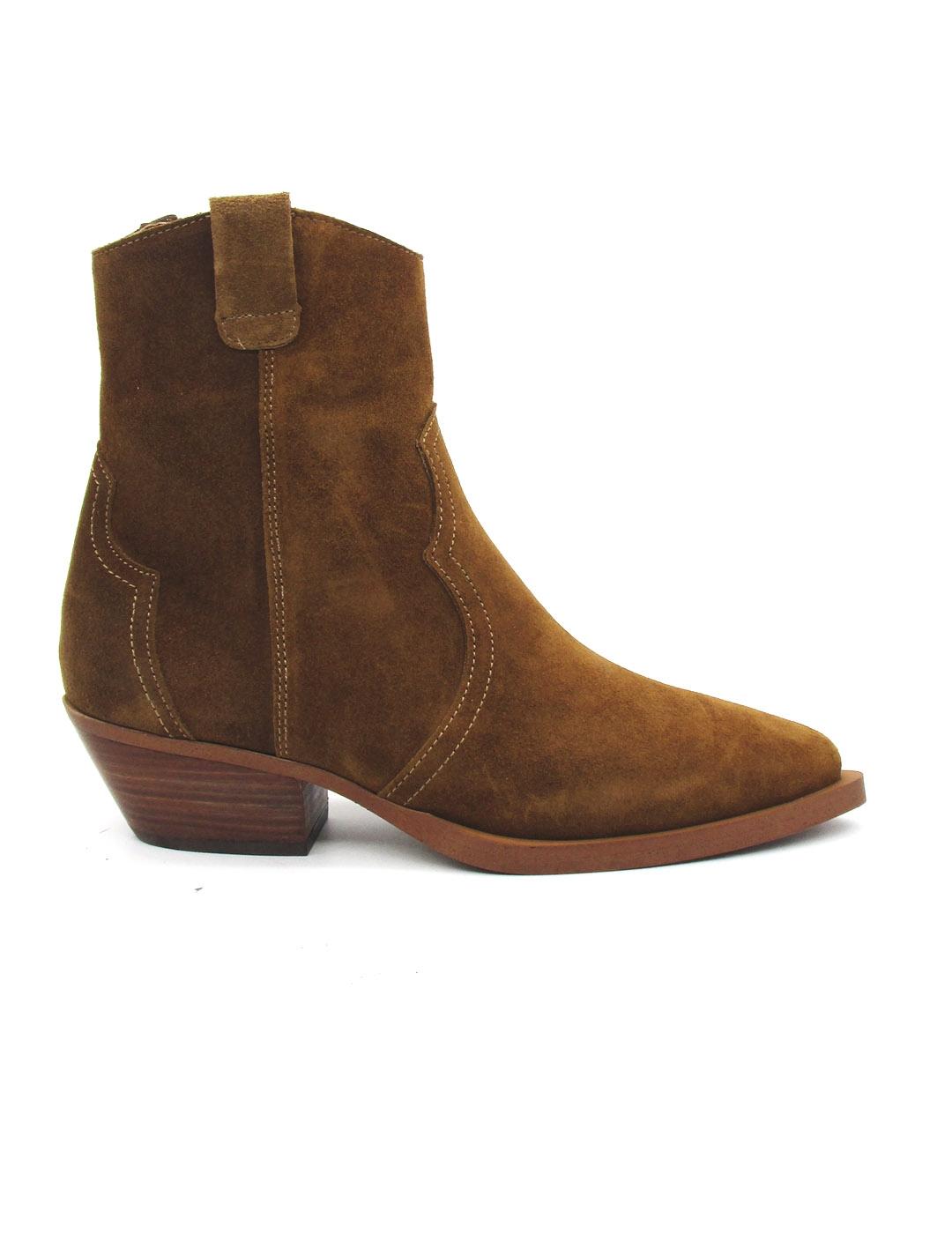 Botin Alpe campero 5547 de color cuero para mujer